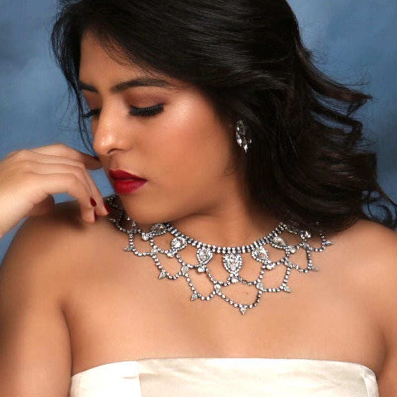 Regal Pear Cut Rhinestone Embellished Pointed Bib Necklace - Silver